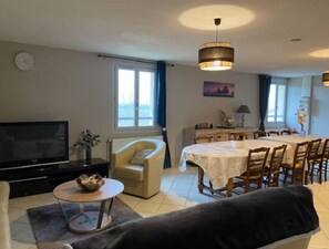 TV - Domaine de grande capacité en Beaujolais (Belleville-en-Beaujolais)