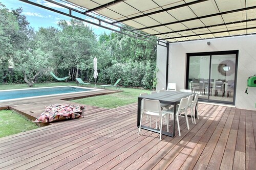 Magnificent New Villa in Saint-Didier with Pisicne 