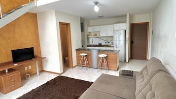 Apartamento tradicional | Zona de estar | Una televisión