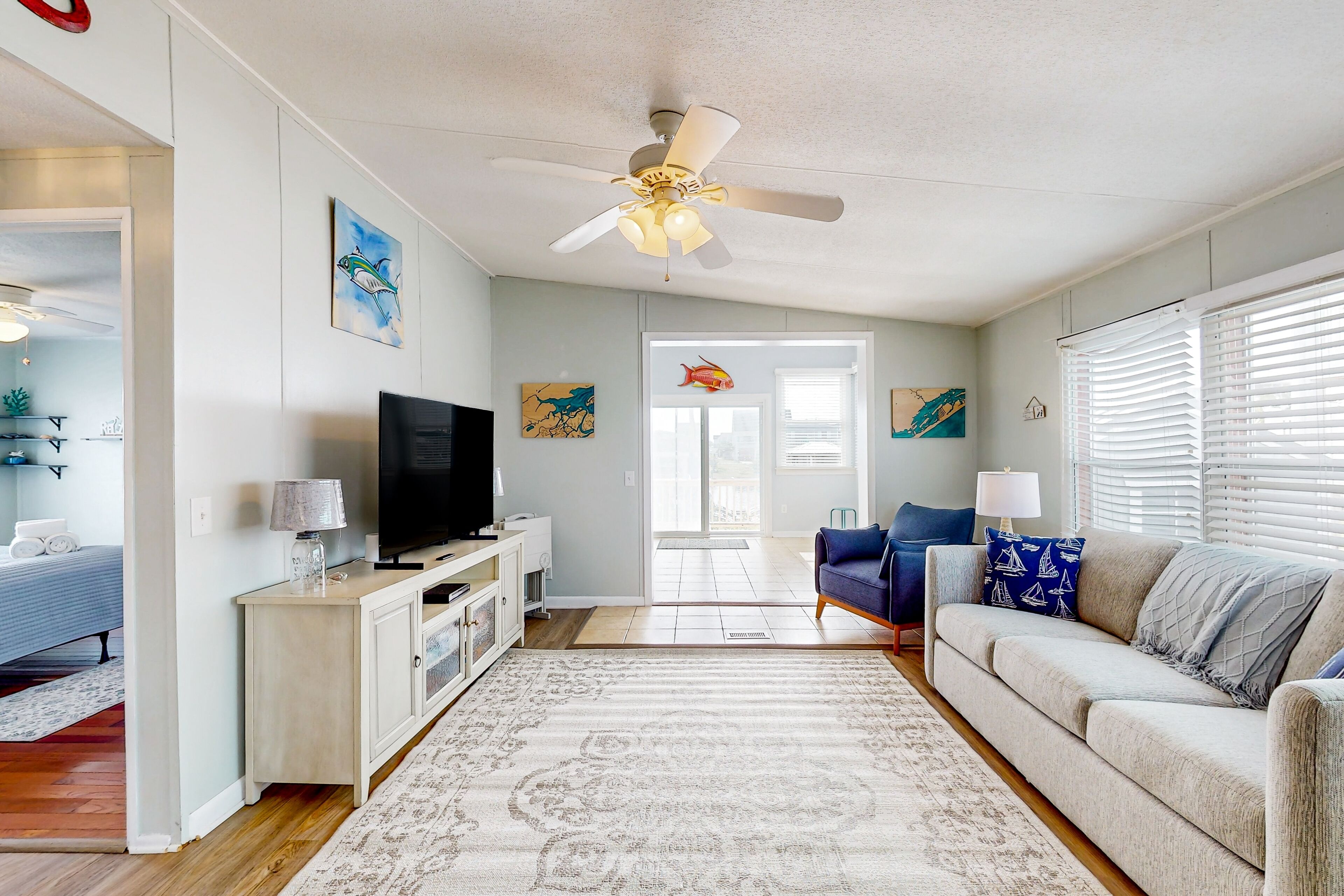 Waterfront retreat with a furnished deck, washer/dryer, & central AC