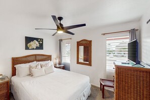 2 عدّة غرف نوم وخدمة الإنترنت وملاءات أسرّة