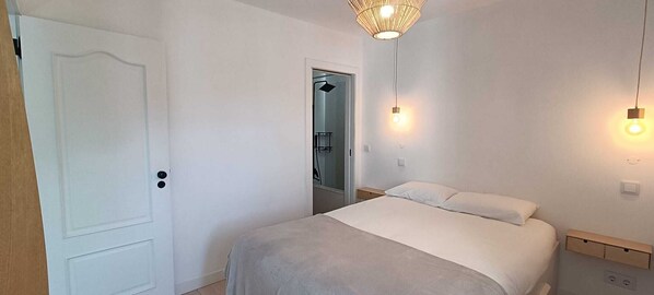 3 chambres, fer et planche à repasser, lit de bébé portatif, Wi-Fi