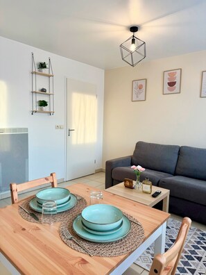Interior - Charming Apartment - 5mn RER A / 15mn Disneyland (Bussy-Saint-Georges)