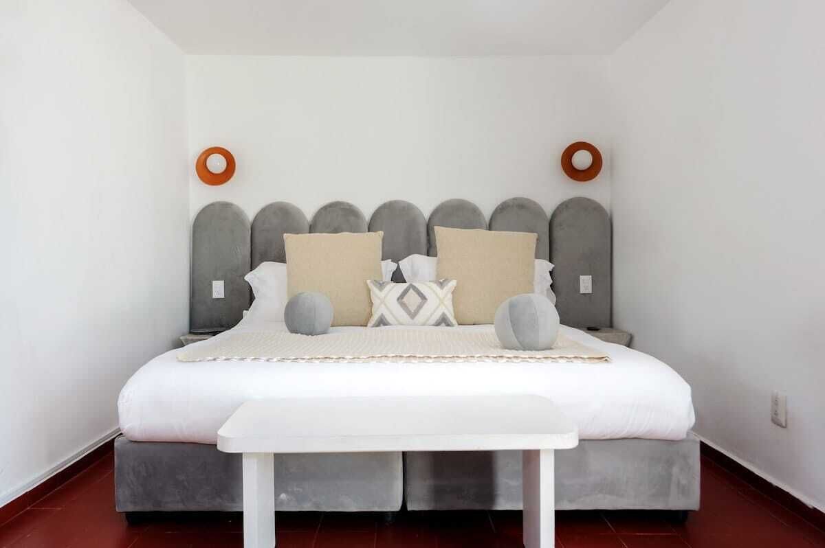 6 chambres, fer et planche à repasser, lit de bébé portatif, Wi-Fi