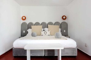 6 habitaciones, tabla de planchar con plancha, cuna de viaje y wifi 