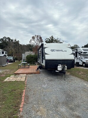 Property grounds - Feel the Vibe (Pensacola)