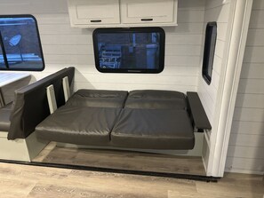 Interior - Feel the Vibe (Pensacola)