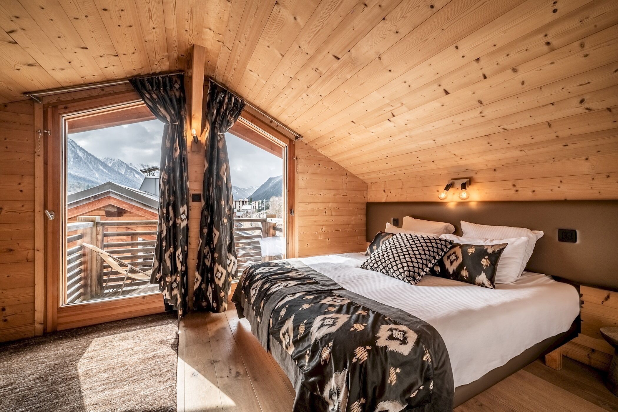 5 slaapkamers, een strijkplank/strijkijzer, internet, beddengoed