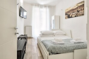 Comfort Apartment, Balcony, City View | 2 bedrooms, down duvets, iron/ironing board, cots/infant beds - Wine Apartments Florence Bardolino (Florence)