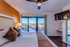 5 bedrooms, iron/ironing board, WiFi, bed sheets