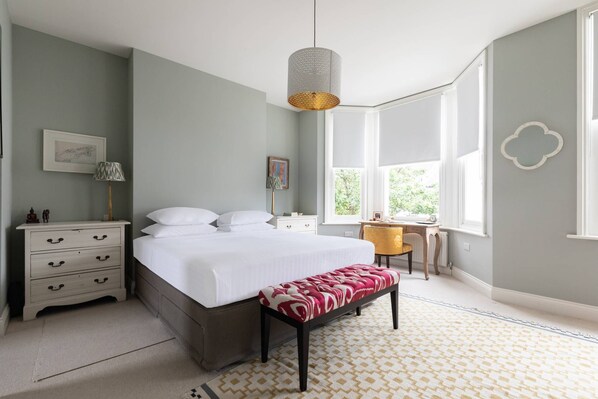 4 habitaciones, tabla de planchar con plancha y wifi gratis 