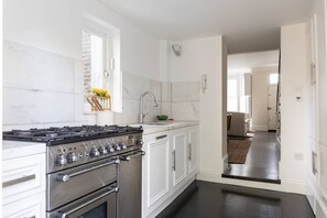 Microwave, dishwasher, coffee/tea maker, toaster