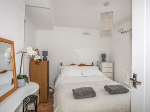 2 bedrooms, individually decorated, individually furnished, free WiFi