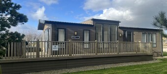 Pet Friendly 2-bed Lodge Near Preston & Blackpool