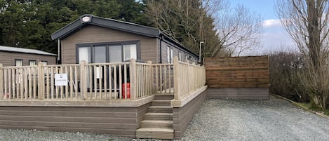 Cabin | Exterior