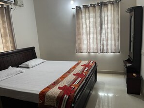 2 bedrooms, WiFi, bed sheets, wheelchair access - The 2 BHK Flat - AIG-Gachibowli (Hyderabad (Telangana), Telangana, India)
