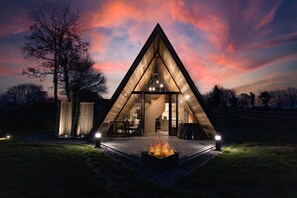 Exterior - The Tri-pod (Llanarth)