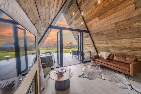 Áreas de la propiedad. The Tri-pod