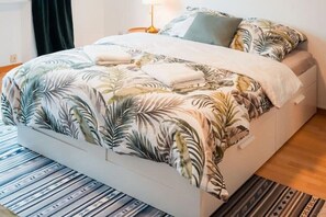 3 slaapkamers, een strijkplank/strijkijzer, wifi, beddengoed