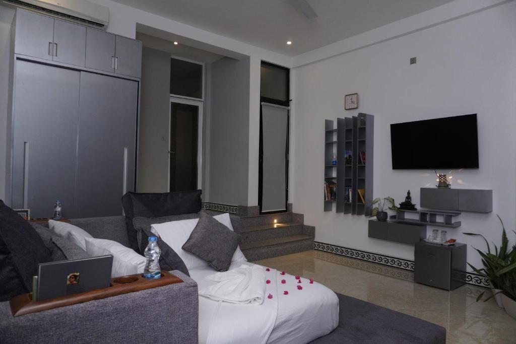 Phòng Exclusive, ban công | Bàn, khu vực làm việc phù hợp cho laptop, phòng cách âm 