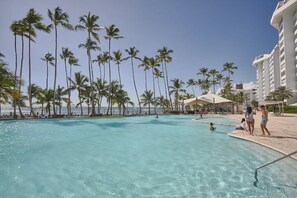 Outdoor pool - Exquisite Apartment in Marbella (Playa Juan Dolio)