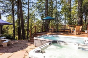 Outdoor spa tub - Mayacamas Mountain Retreat at The County Line (Glen Ellen)