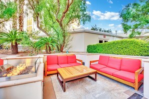 Terrace/patio - Skyline Serenity-Strip,Pool,F1 View-No Resort Fee (Las Vegas)