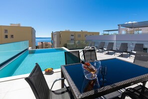 Outdoor dining - NEU Moderne Luxusvilla ARA in Makarska Mit Pool, Meerblick und Traumterrassen (Makarska)