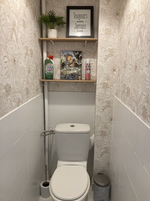 Douche, papier toilette