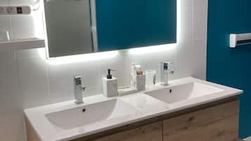 Douche, papier toilette