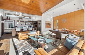 Interior - Elevated Ski Season Retreat in Aspen (Aspen)