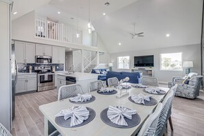 Dining - New Custom Built 6 BDRM heated Private Pool Mins To Beach (Port Aransas)