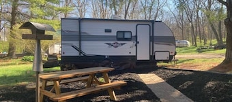 Cozy Camper in Villa Ridge