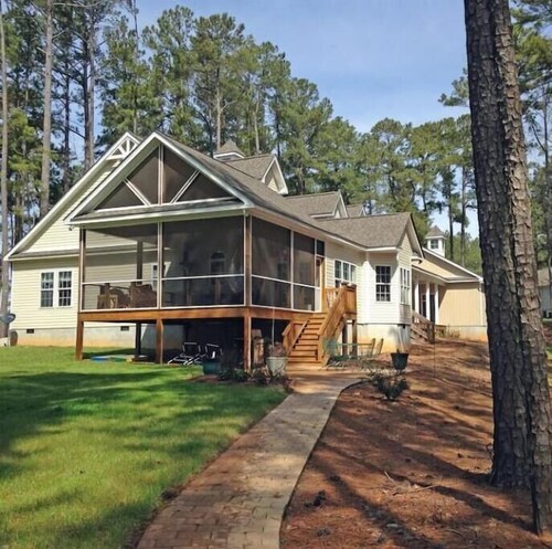 Lake Life Escape - The Point on Lake Gaston