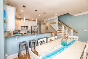 Dining - Spacious 6-bedroom ocean view home, 1 minute walk to beach!  (Carolina Beach)