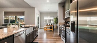 Cal King Hi-tech Vaca Pool Home | Ideal 4 Families