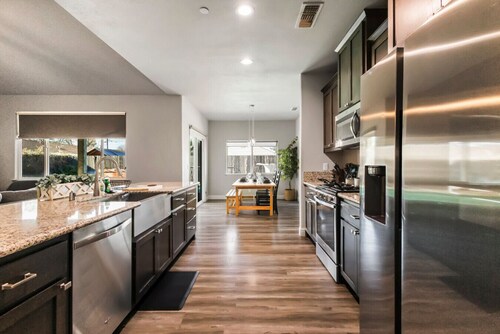Cal King Hi-tech Vaca Pool Home | Ideal 4 Families