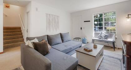 Farmhouse-Inspired Retreat / Pool + BBQ