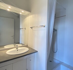 Hair dryer, towels - Apartment with balcony and superb view (Le Dévoluy)