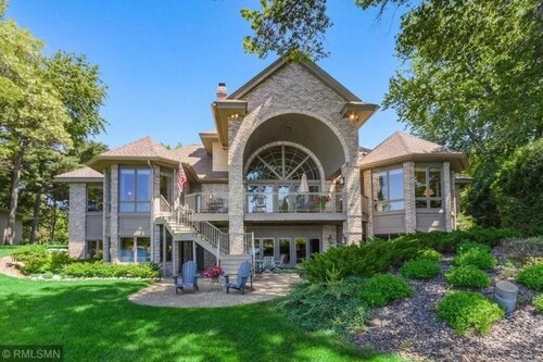 Beautiful Lake home with 6 person sauna