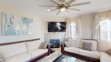 TV, fireplace