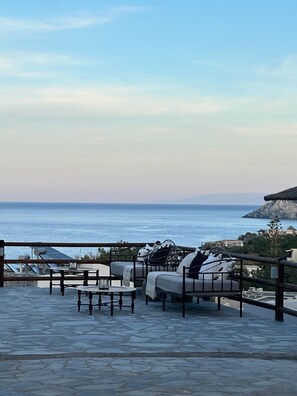 Terrace/patio - Thalia Bloom Villa Apartments  (Malevizi)