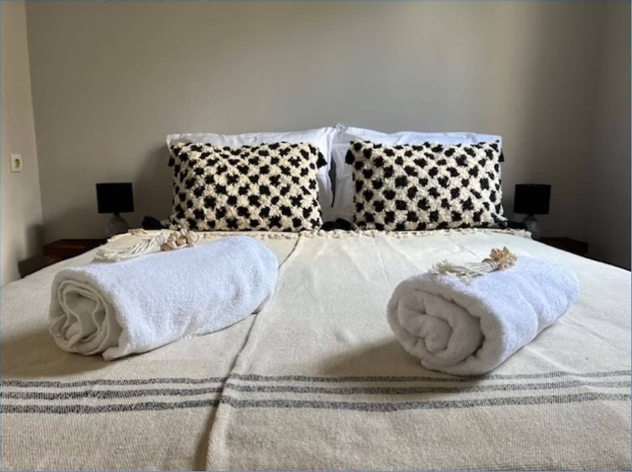 Free WiFi, bed sheets