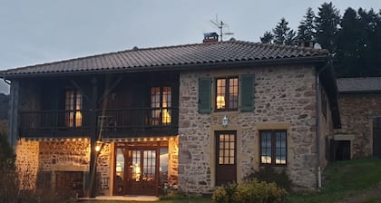 Dans Ancienne Ferme Restaurée - Chambre Avec Petit Salon et SdB Internet:wifi