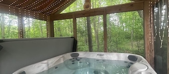 Lakefront Cabin w/ Hot Tub Near Cuyuna Trails In Crosby, MN