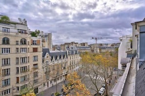 View from property - Charming love nest in Paris (Paris)