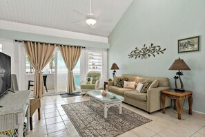 Smart TV - Perfect Beach Front Condo with Pool (La Grande Princesse)