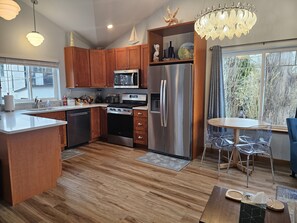 Refrigerador, microondas, horno, placa de cocina