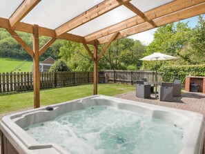 Property grounds - Owl Barn (Hereford)