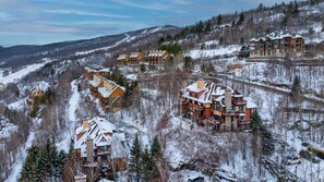 Exterior - Mont-Tremblant - Algonquin 124-09 (Mont-Tremblant)